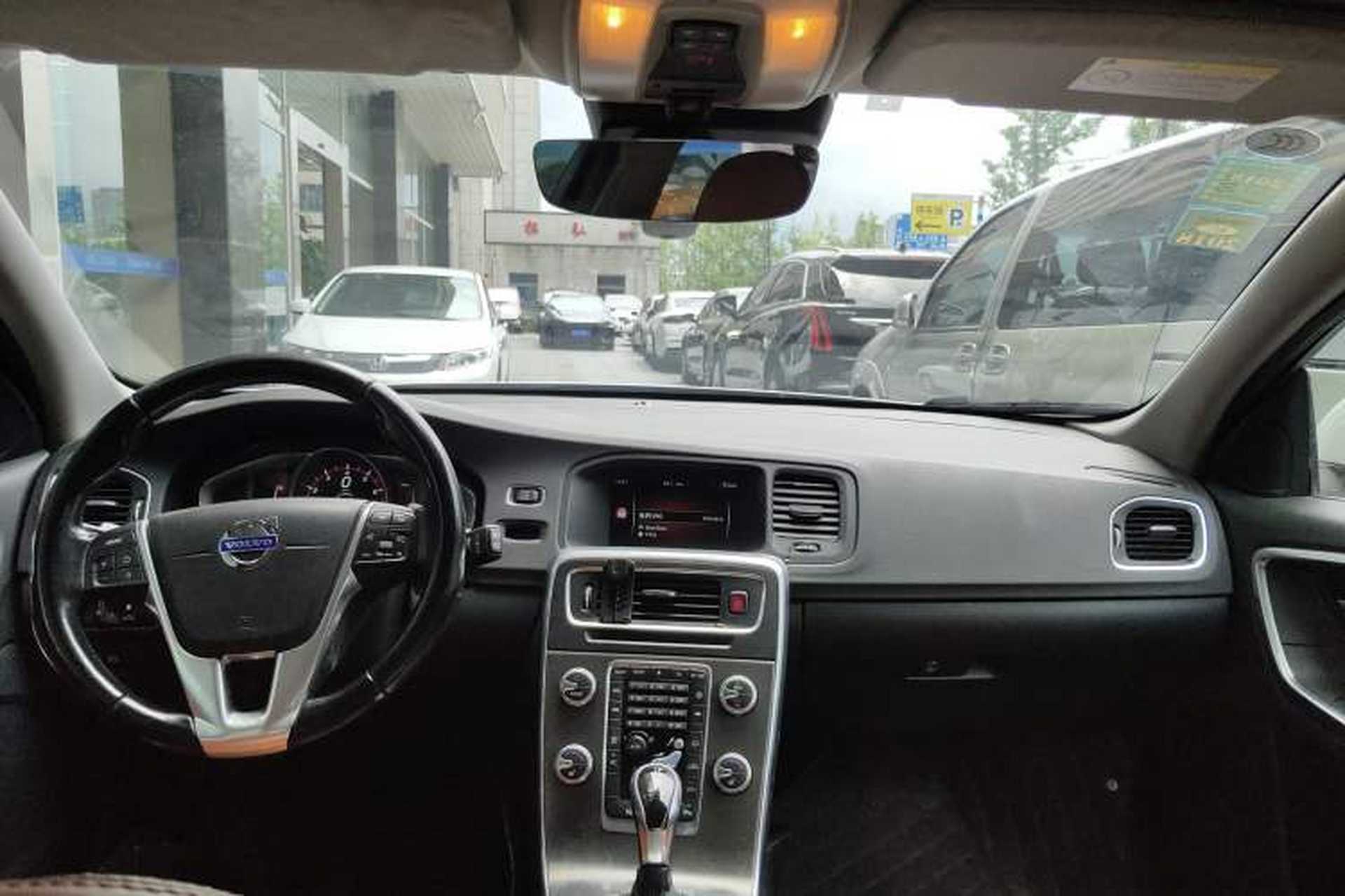 Used Volvo V60 2015 T5 Zhiya Edition Interior 2