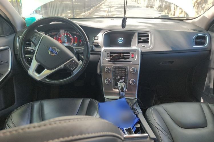 Used Volvo V60 2015 T5 Zhiya Edition Interior 2