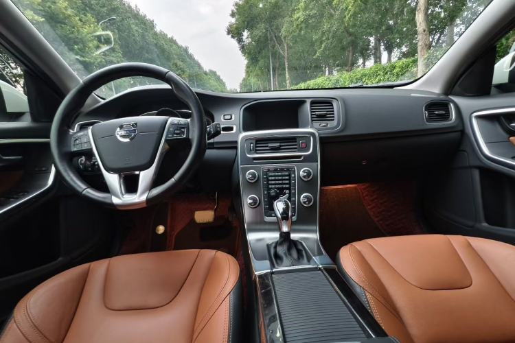 Used Volvo V60 2015 T5 Zhiya Edition Interior 3