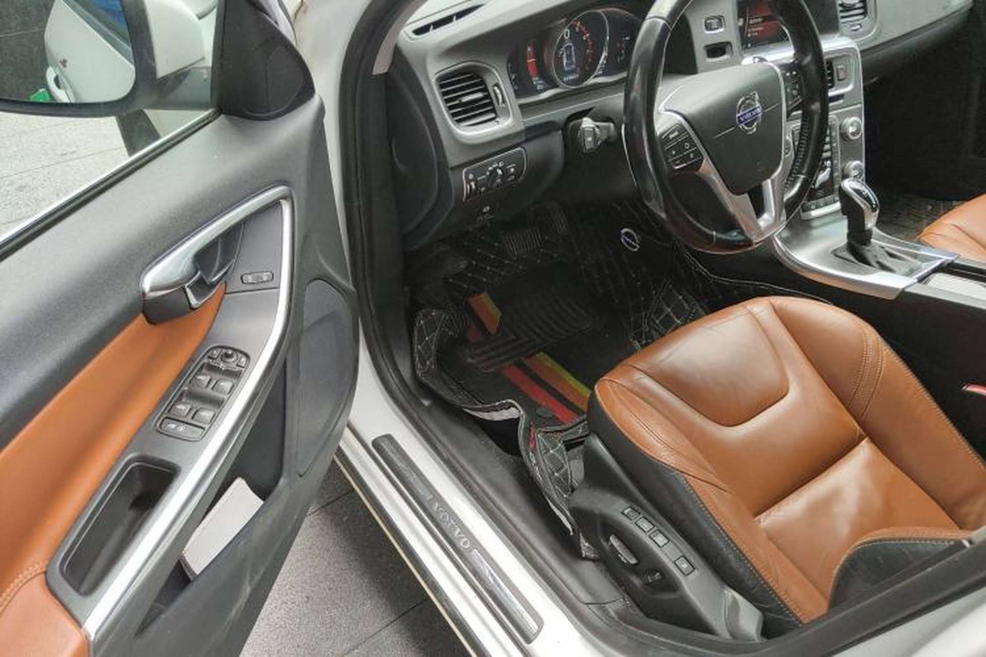 Used Volvo V60 2015 T5 Zhiya Edition Interior 3
