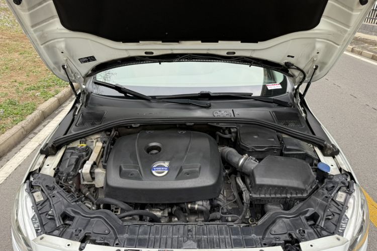Used Volvo V60 2015 T5 Zhiya Edition Interior 4