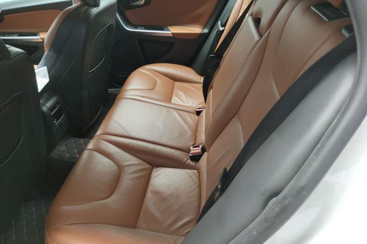 Used Volvo V60 2015 T5 Zhiya Edition Interior 4