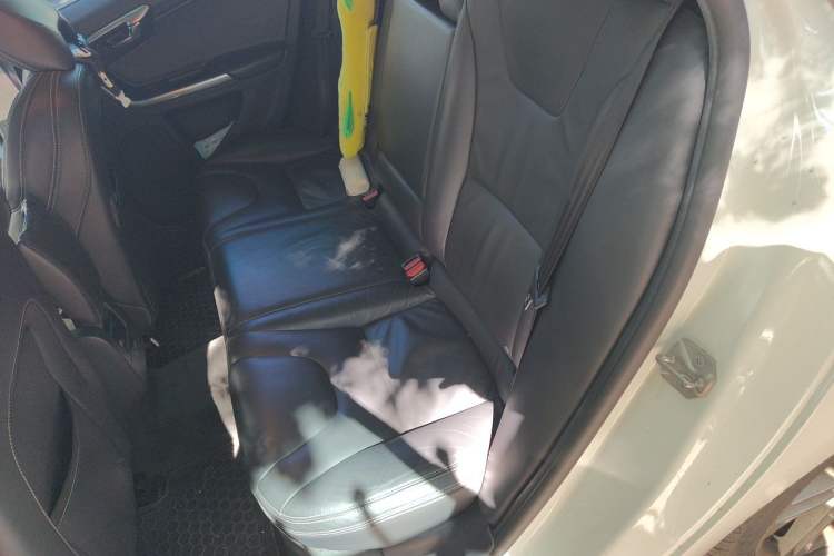 Used Volvo V60 2015 T5 Zhiya Edition Interior 4