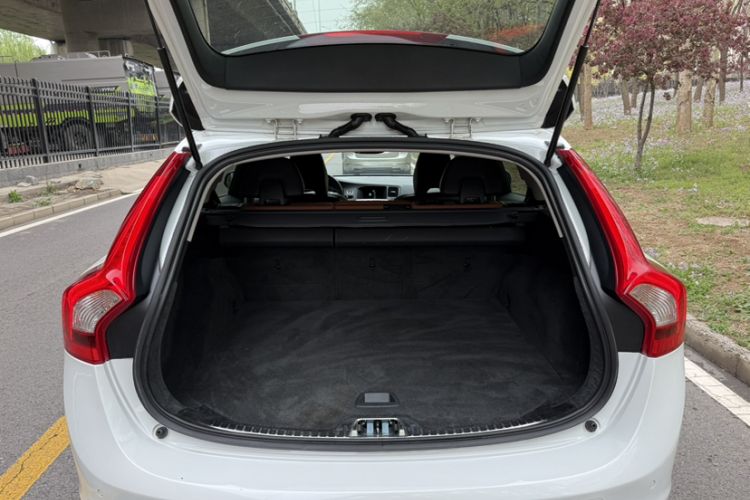 Used Volvo V60 2015 T5 Zhiya Edition Interior 5