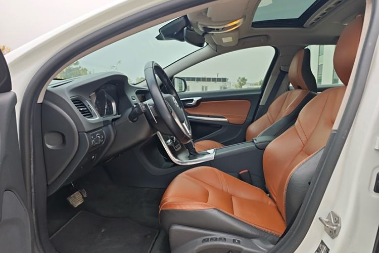 Used Volvo V60 2015 T5 Zhiya Edition Interior 5