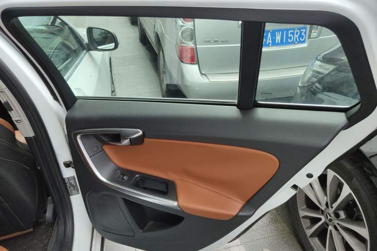Used Volvo V60 2015 T5 Zhiya Edition Interior 6
