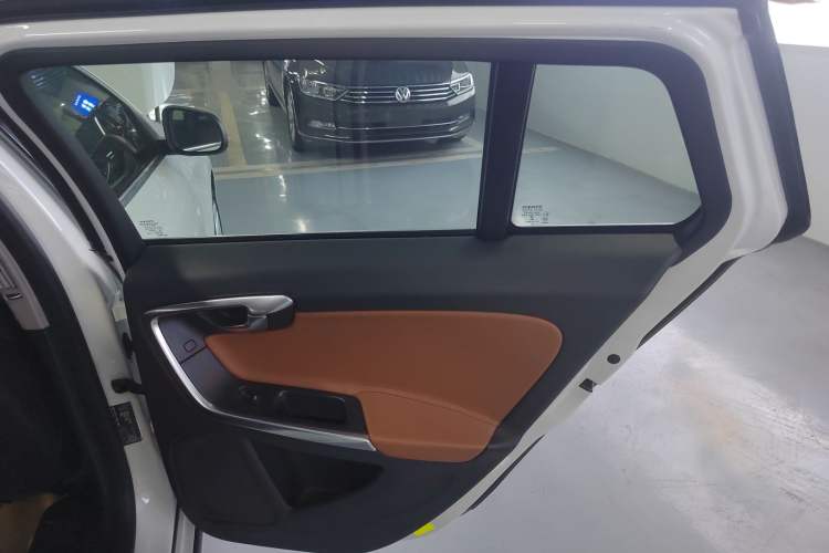 Used Volvo V60 2015 T5 Zhiya Edition Interior 6