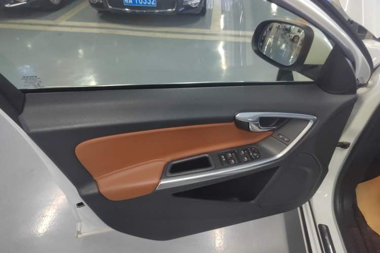 Used Volvo V60 2015 T5 Zhiya Edition Interior 7