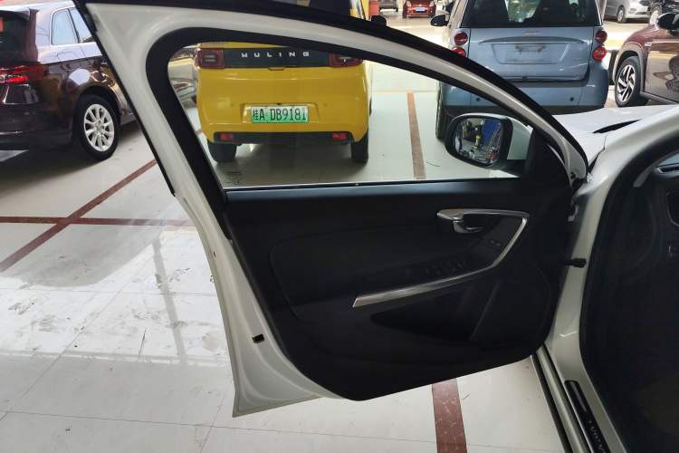 Used Volvo V60 2015 T5 Zhiyi Edition Left Front Door Interior