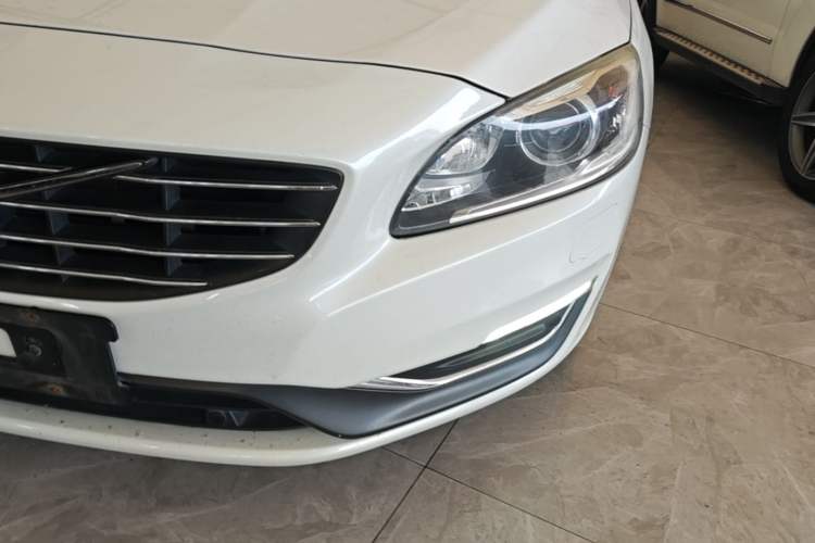 Used Volvo V60 2015 T5 Zhiya Edition Left Front Headlight