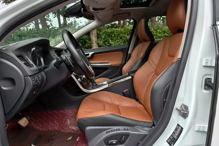 Used Volvo V60 2015 T5 Zhiya Edition Left Front Seat