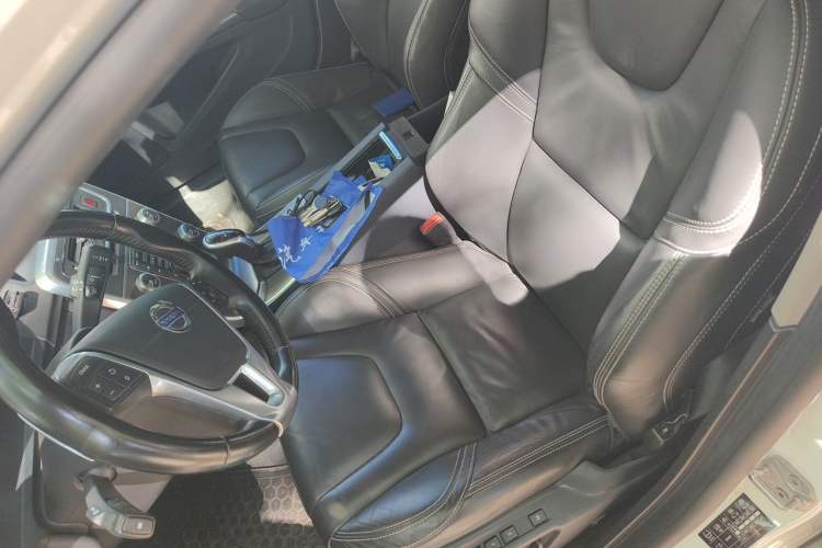 Used Volvo V60 2015 T5 Zhiya Edition Left Front Seat