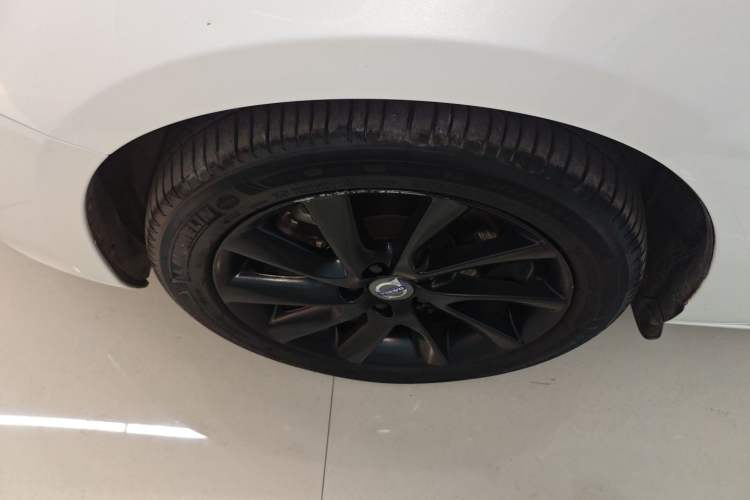 Used Volvo V60 2015 T5 Zhiyi Edition Left Front Wheel Hub