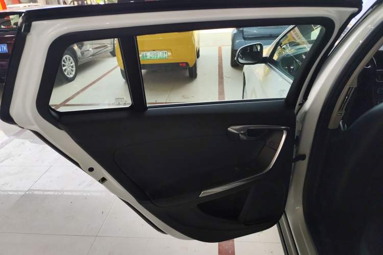 Used Volvo V60 2015 T5 Zhiyi Edition Left Rear Door Interior