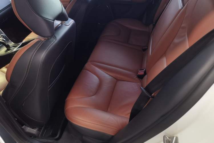 Used Volvo V60 2015 T5 Zhiya Edition Left Rear Seat