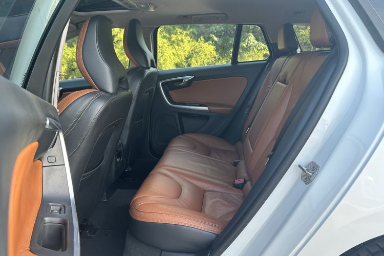 Used Volvo V60 2015 T5 Zhiya Edition Left Rear Seat