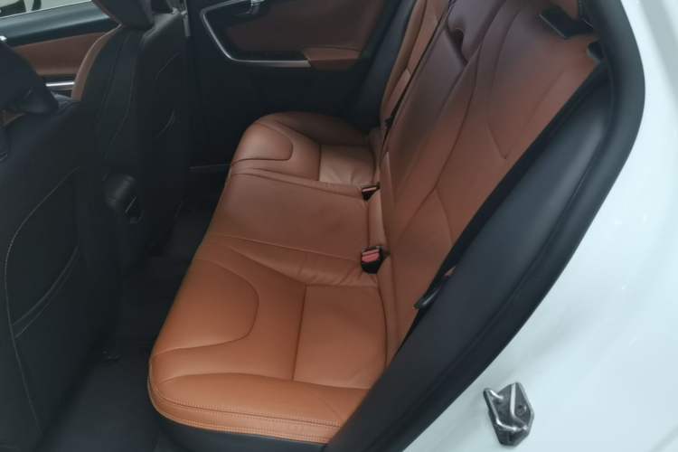 Used Volvo V60 2015 T5 Zhiya Edition Left Rear Seat