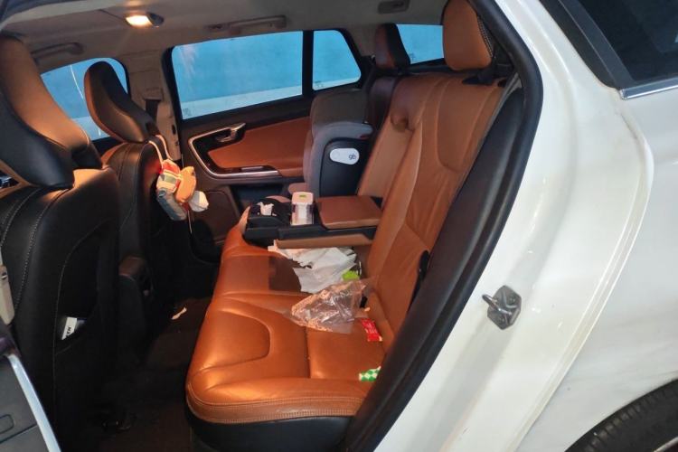 Used Volvo V60 2015 T5 Zhiya Edition Left Rear Seat