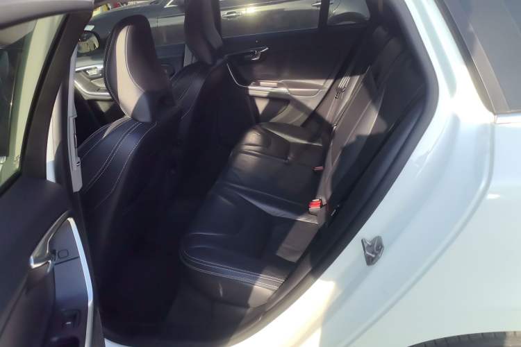 Used Volvo V60 2015 T5 Zhiya Edition Left Rear Seat