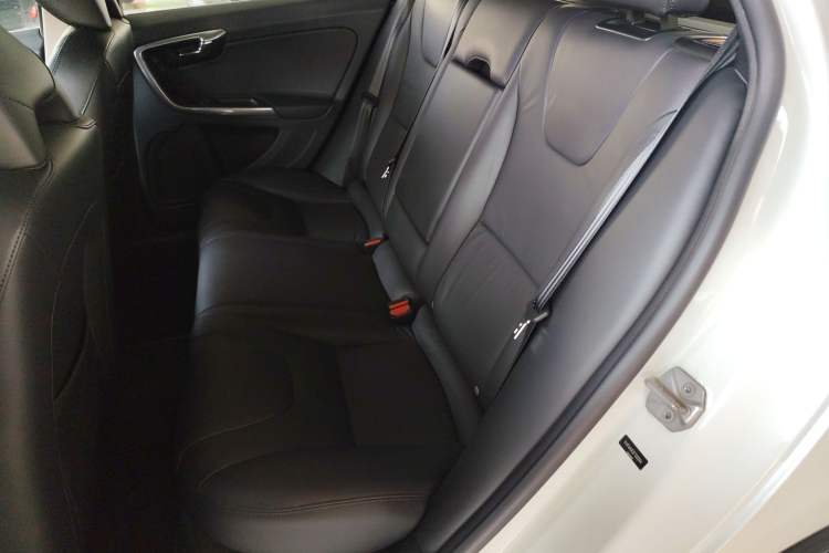 Used Volvo V60 2015 T5 Zhiyi Edition Left Rear Seat