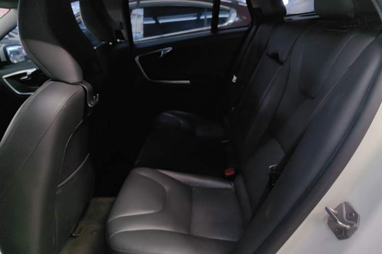 Used Volvo V60 2015 T5 Zhiyi Edition Left Rear Seat