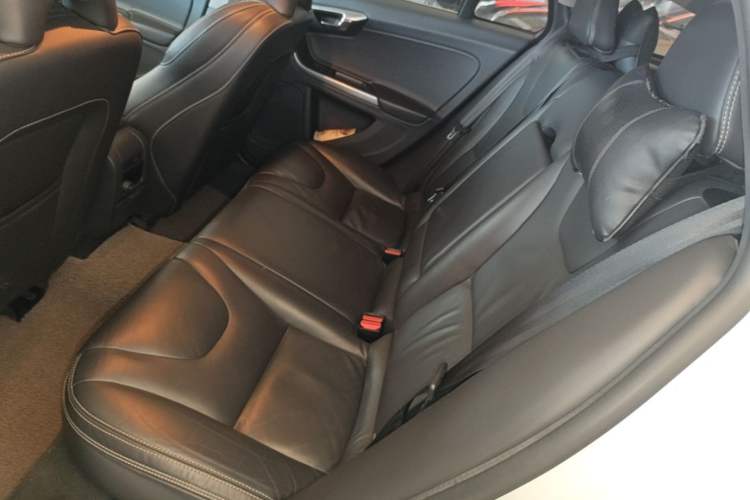 Used Volvo V60 2015 T5 Zhiya Edition Left Rear Seat