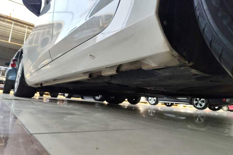 Used Volvo V60 2015 T5 Zhiyi Edition Left Side Sill