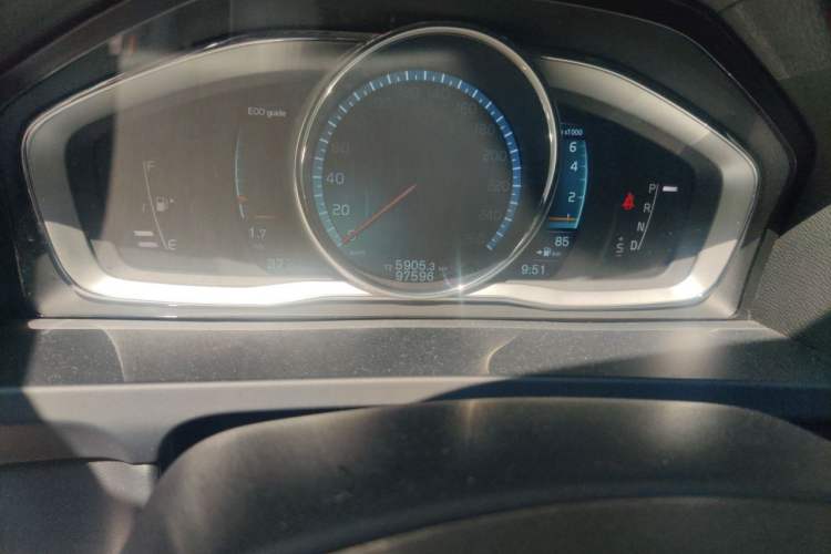 Used Volvo V60 2015 T5 Zhiya Edition Odometer Close Up