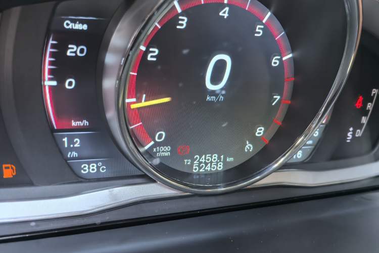Used Volvo V60 2015 T5 Zhiya Edition Odometer Close Up