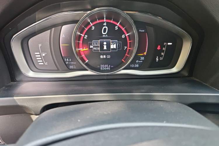 Used Volvo V60 2015 T5 Zhiya Edition Odometer Close Up