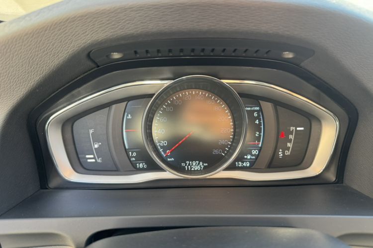 Used Volvo V60 2015 T5 Zhiya Edition Odometer Close Up
