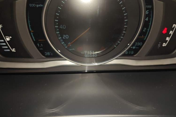 Used Volvo V60 2015 T5 Zhiya Edition Odometer Close Up