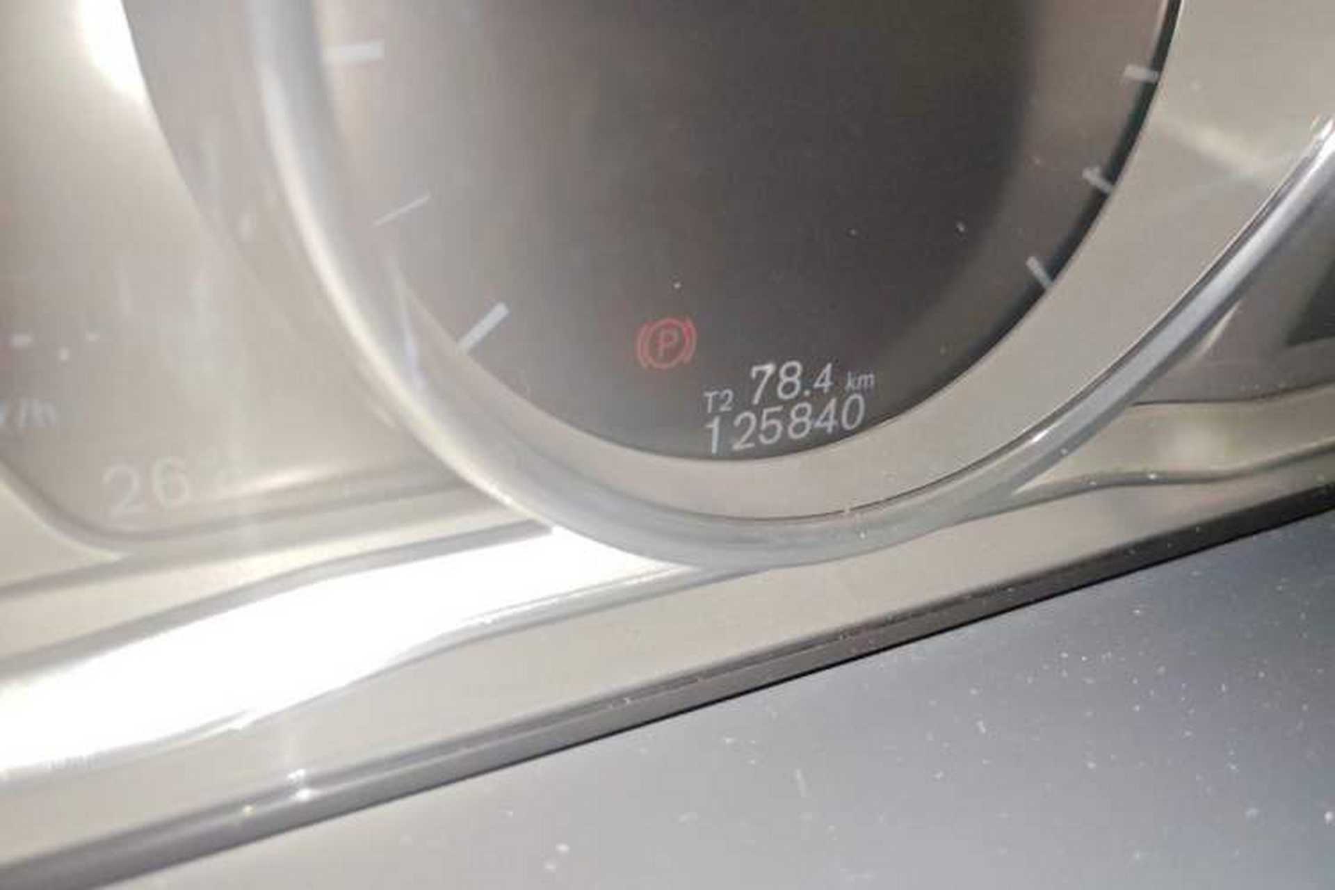 Used Volvo V60 2015 T5 Zhiyi Edition Odometer Close Up