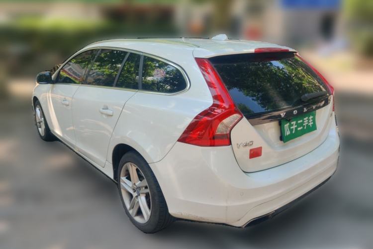 Used Volvo V60 2015 T5 Zhiya Edition Rear Left 45 Deg