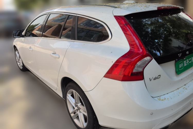 Used Volvo V60 2015 T5 Zhiya Edition Rear Left 45 Deg