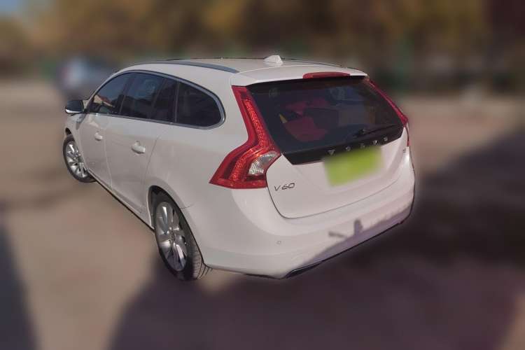 Used Volvo V60 2015 T5 Zhiyi Edition Rear Left 45 Deg