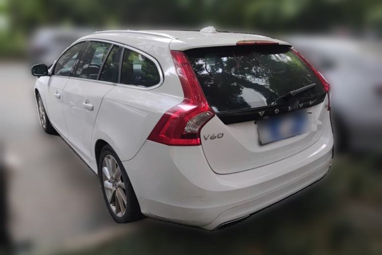 Used Volvo V60 2015 T5 Zhiyi Edition Rear Left 45 Deg