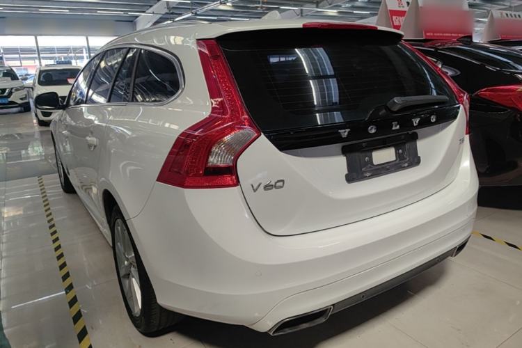 Used Volvo V60 2015 T5 Zhiyi Edition Rear Left 45 Deg