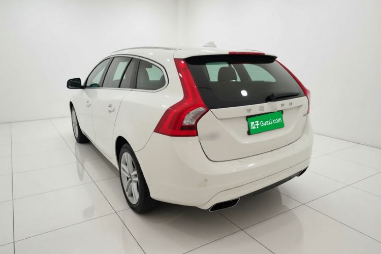 Used Volvo V60 2015 T5 Zhiya Edition Rear Left 45 Deg