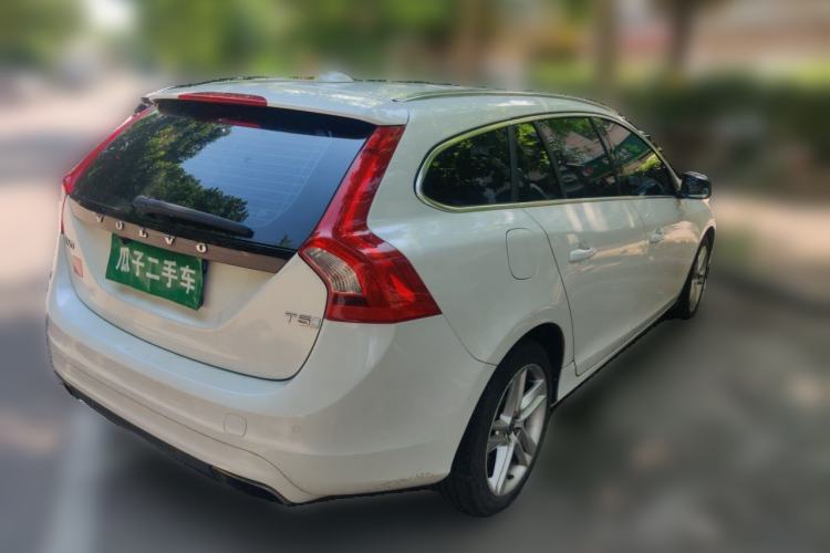 Used Volvo V60 2015 T5 Zhiya Edition Rear Right 45 Deg