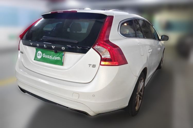 Used Volvo V60 2015 T5 Zhiya Edition Rear Right 45 Deg