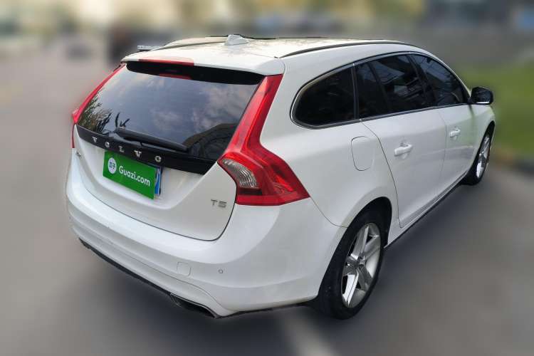 Used Volvo V60 2015 T5 Zhiya Edition Rear Right 45 Deg