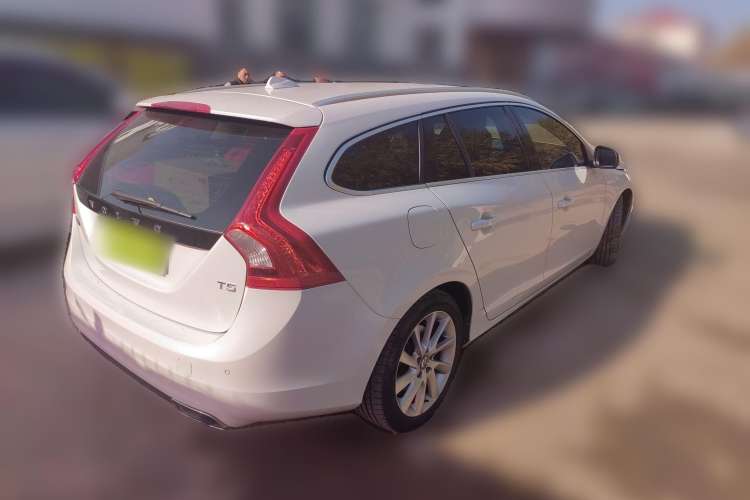 Used Volvo V60 2015 T5 Zhiyi Edition Rear Right 45 Deg