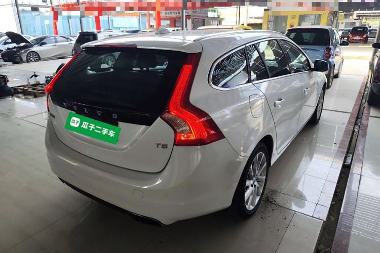 Used Volvo V60 2015 T5 Zhiyi Edition Rear Right 45 Deg