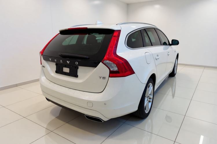 Used Volvo V60 2015 T5 Zhiya Edition Rear Right 45 Deg