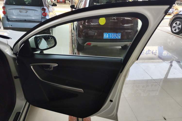 Used Volvo V60 2015 T5 Zhiyi Edition Right Front Door Interior