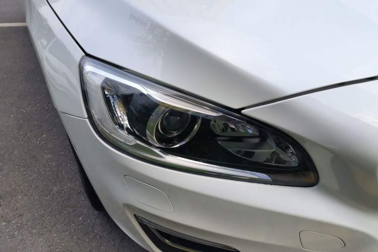 Used Volvo V60 2015 T5 Zhiya Edition Right Front Headlight