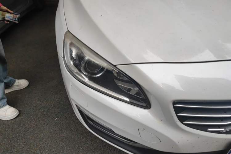 Used Volvo V60 2015 T5 Zhiyi Edition Right Front Headlight