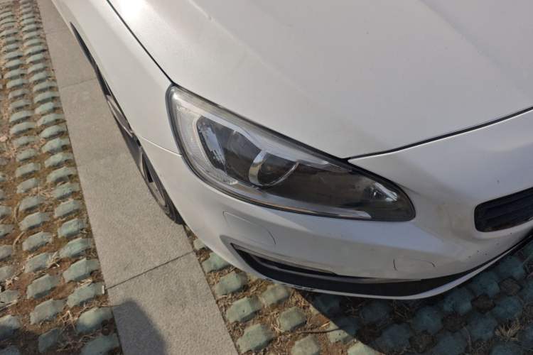 Used Volvo V60 2015 T5 Zhiya Edition Right Front Headlight
