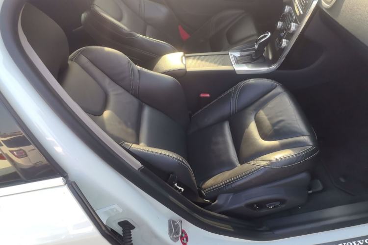 Used Volvo V60 2015 T5 Zhiya Edition Right Front Seat